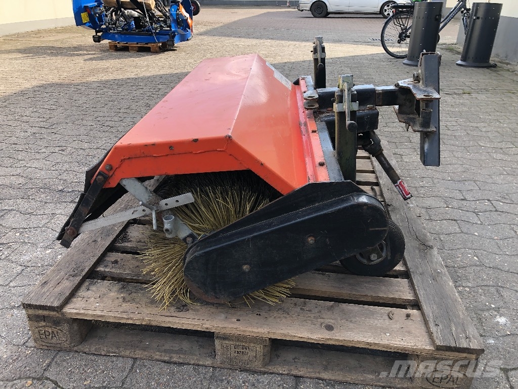 Kubota Kehrmaschine Τρακτέρ μικρών διαστάσεων