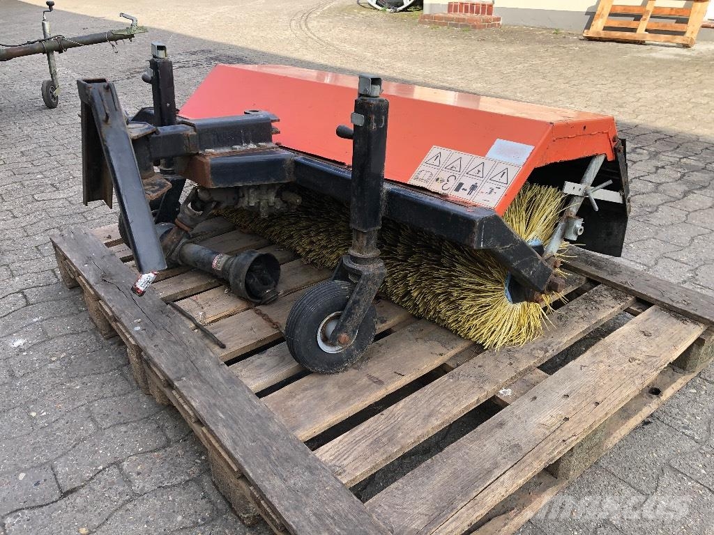 Kubota Kehrmaschine Τρακτέρ μικρών διαστάσεων