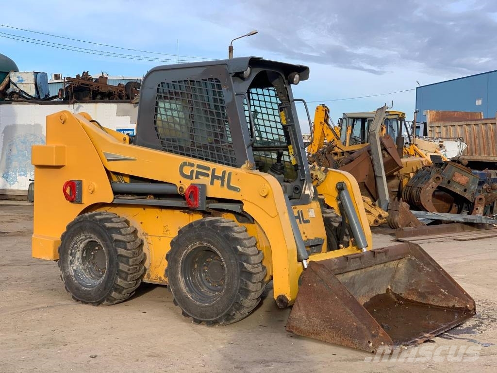 Gehl R 260 滑移轉向裝載機