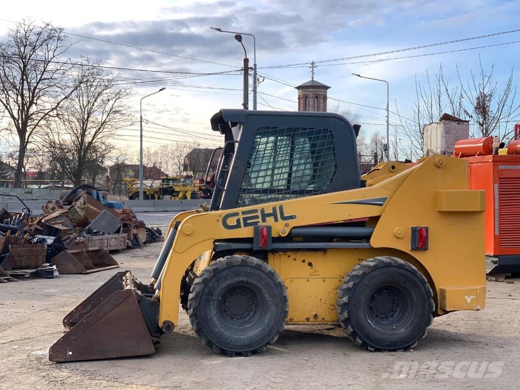Gehl R 260 滑移轉向裝載機