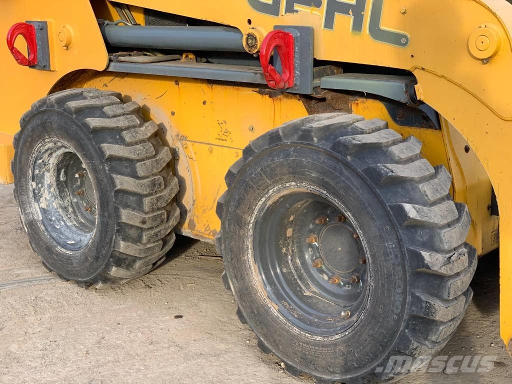 Gehl R 260 滑移轉向裝載機