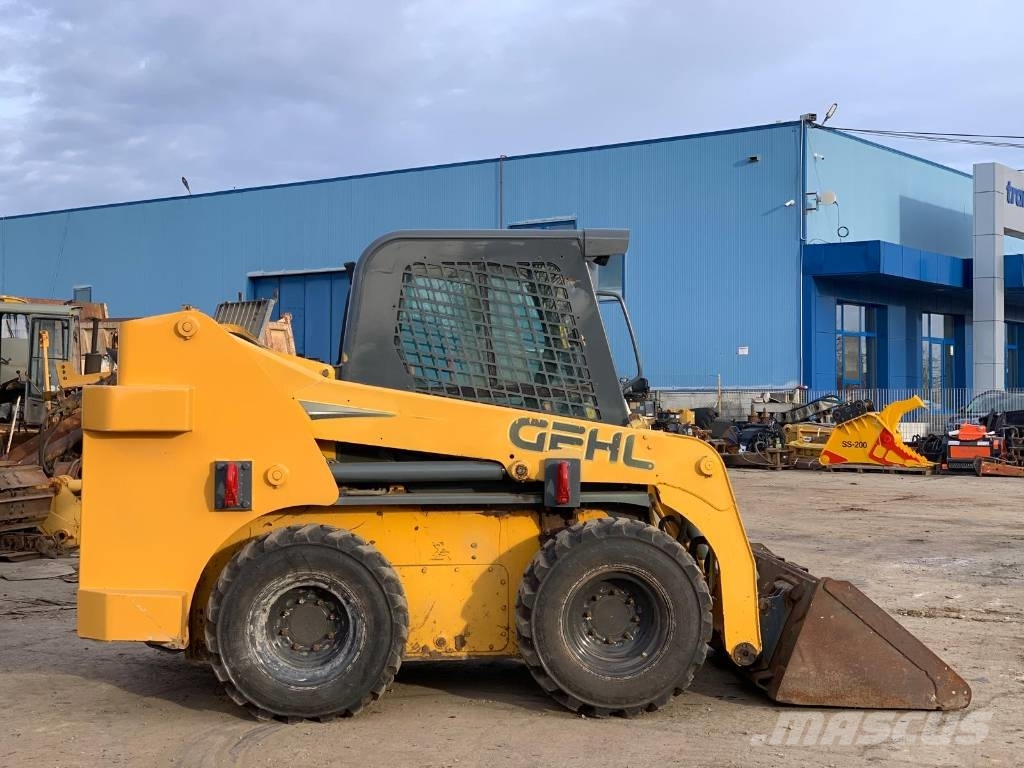 Gehl R 260 滑移轉向裝載機