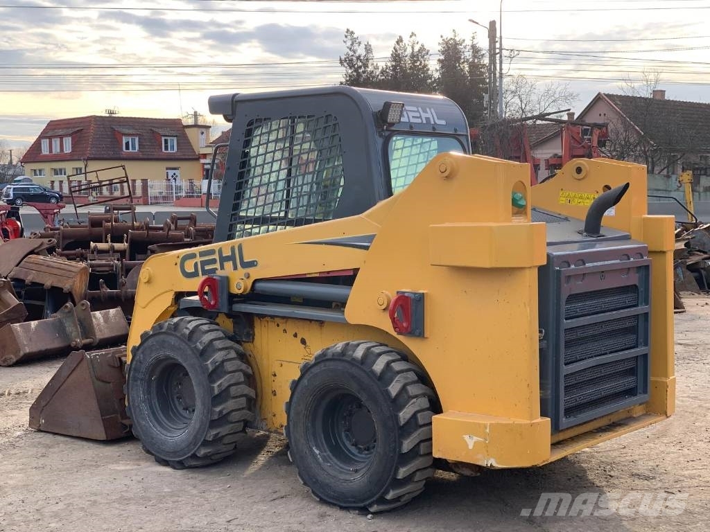 Gehl R 260 滑移轉向裝載機