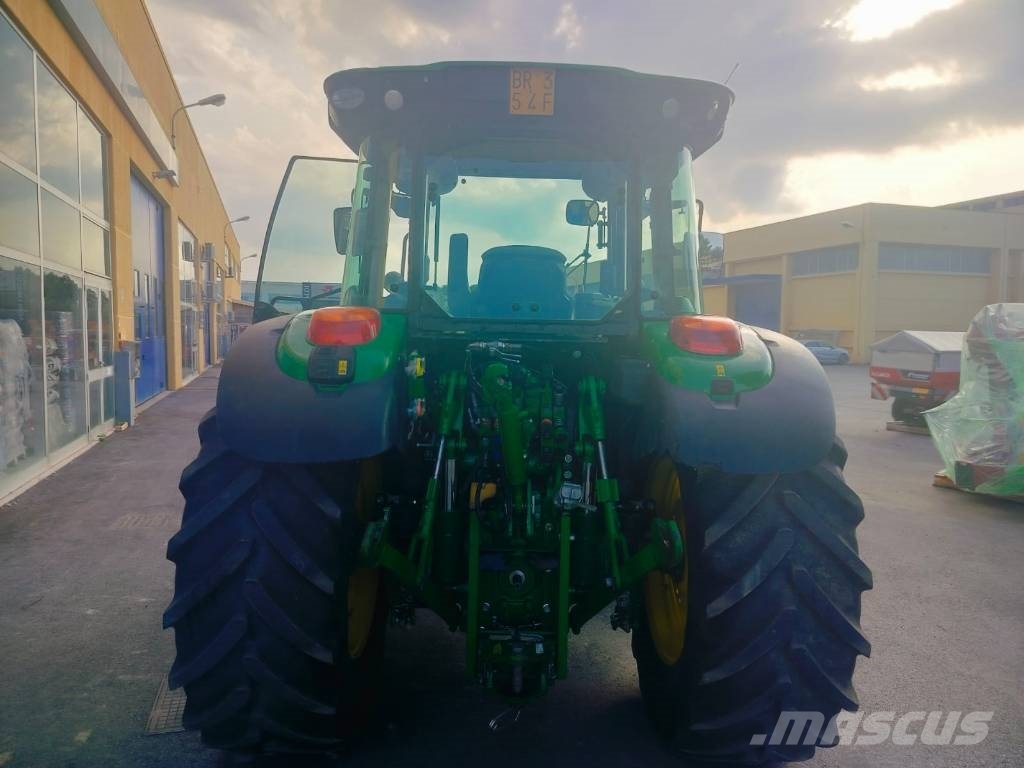 John Deere 5100R الجرارات