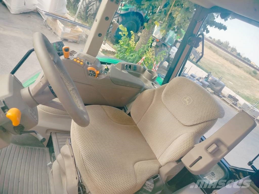 John Deere 5100R الجرارات