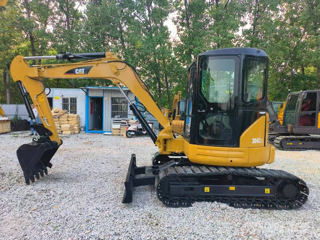 CAT 304 CR 소형 굴삭기 7톤 미만