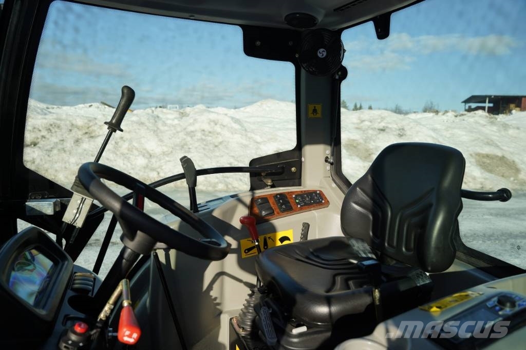YTO NMF 704C traktor utan lastare KAMPANJ Traktorji