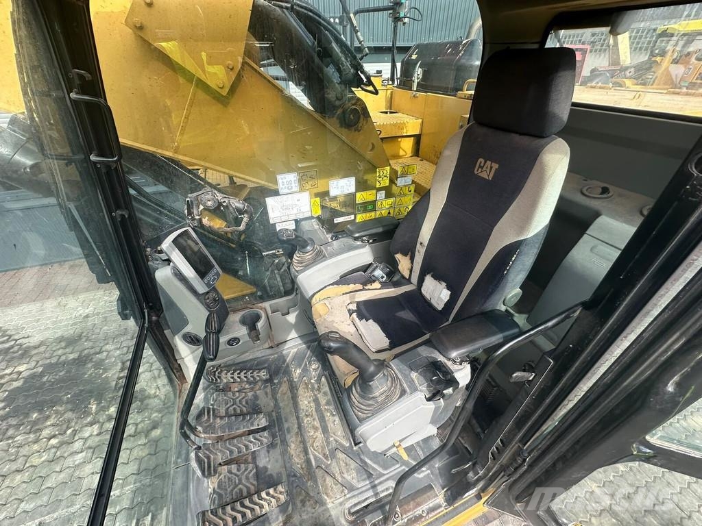 CAT 325 FLCR / OilQuick / AC / Kamera Escavadoras de rastos