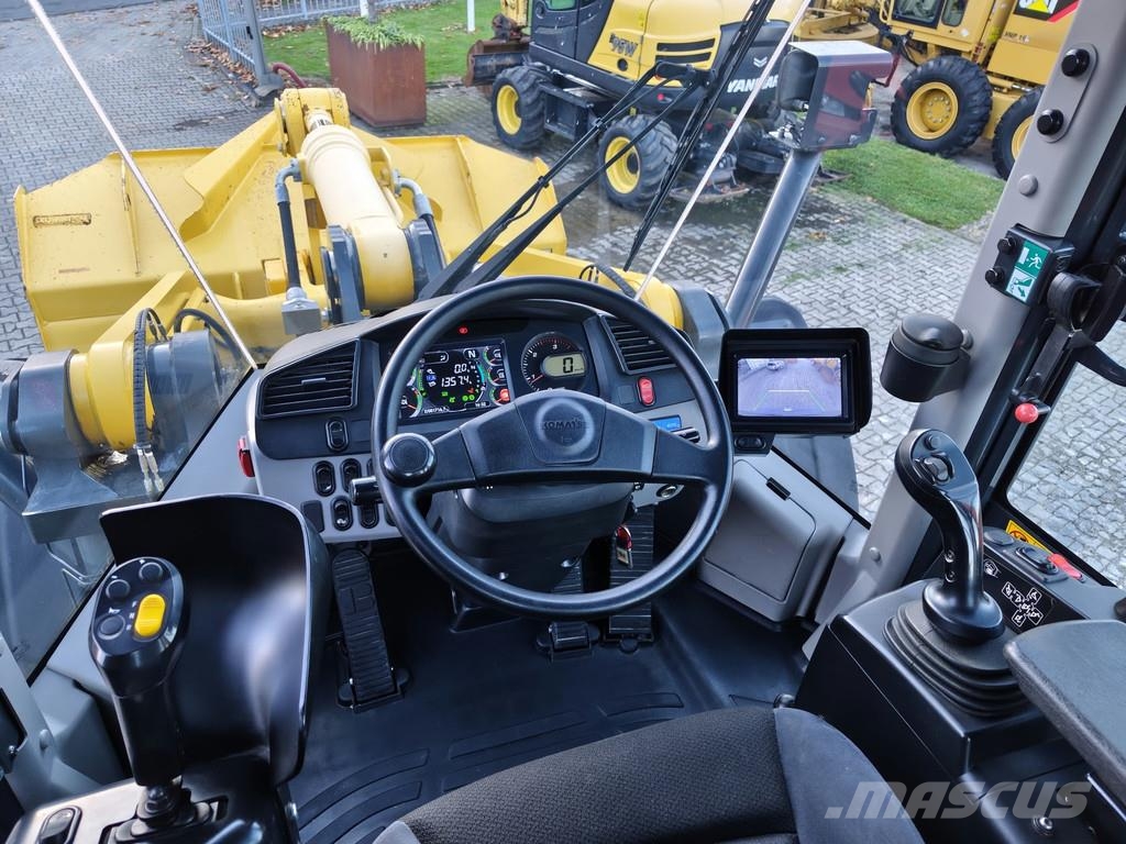 Komatsu WA 470-8 . Pyöräkuormaajat