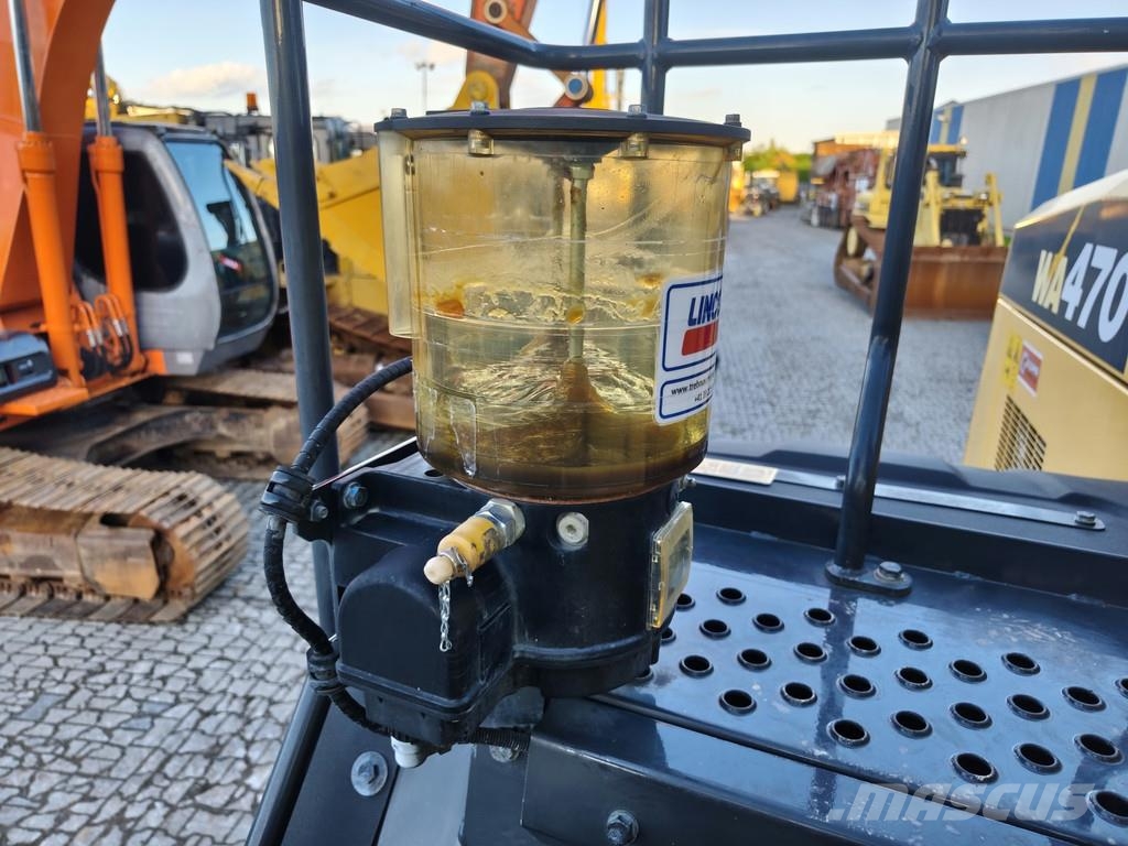 Komatsu WA 470-8 . Pyöräkuormaajat