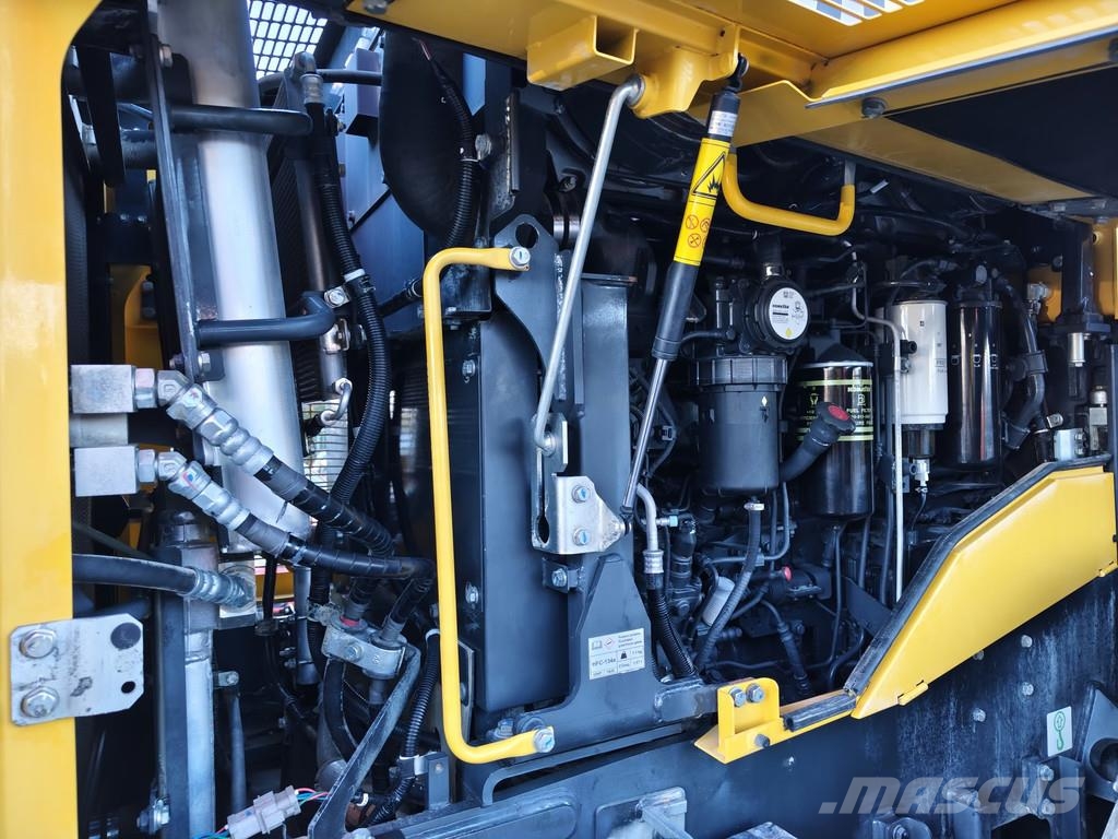 Komatsu WA 470-8 . Pyöräkuormaajat