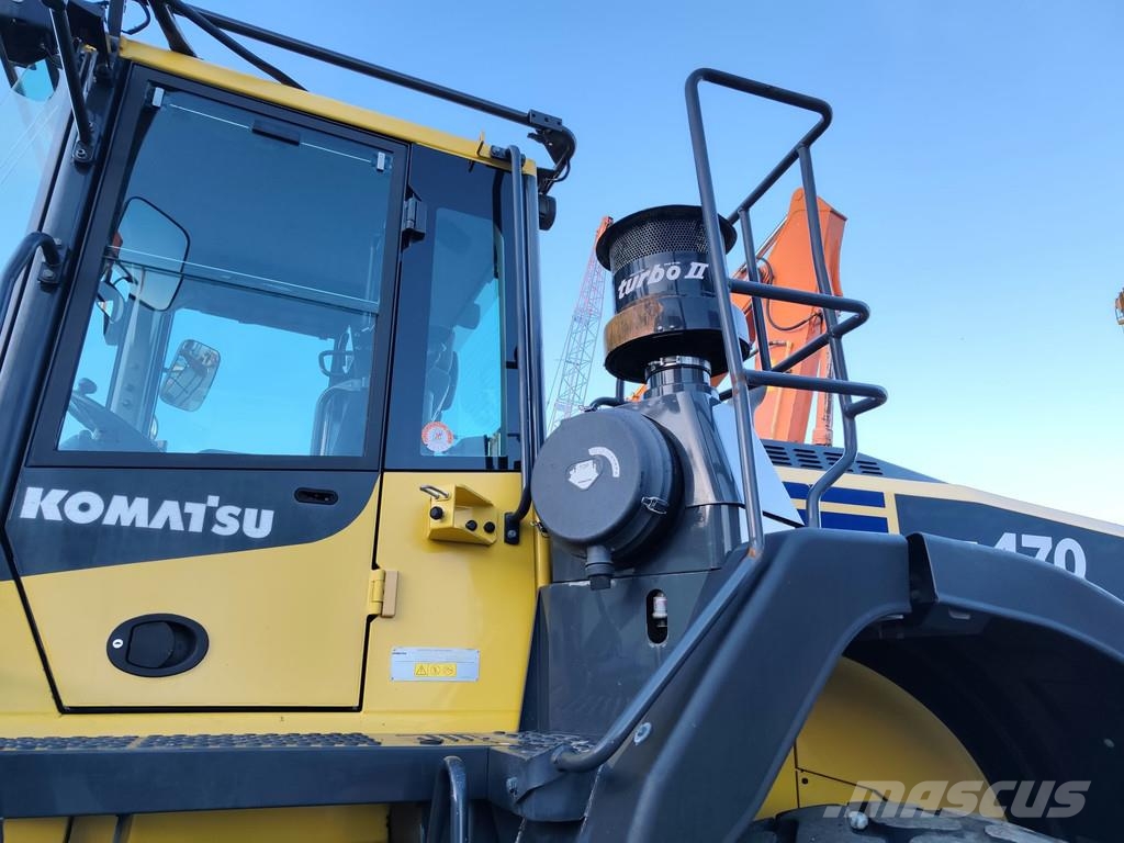Komatsu WA 470-8 . Pyöräkuormaajat