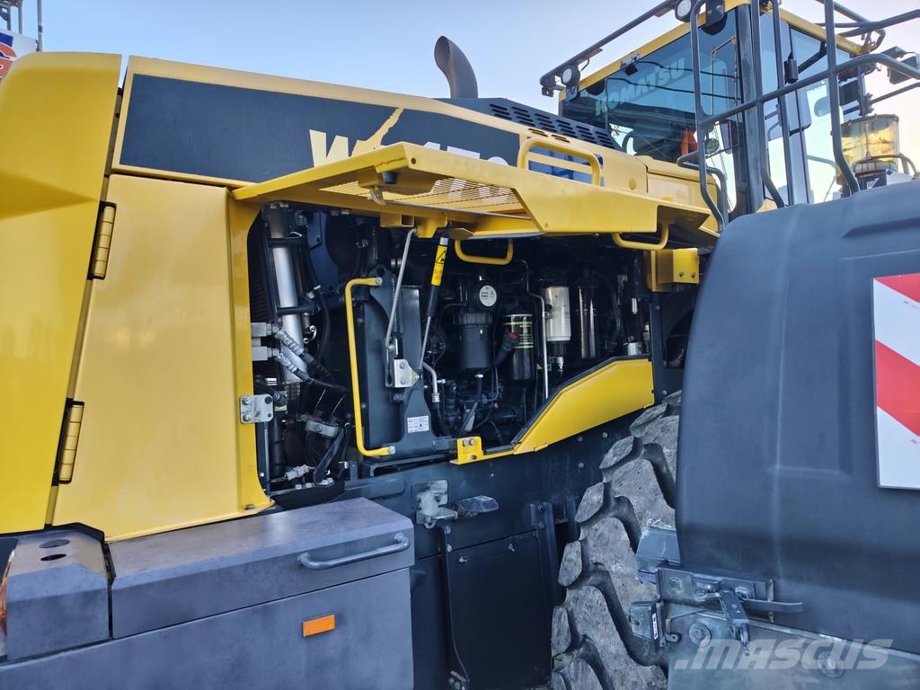 Komatsu WA 470-8 . Pyöräkuormaajat