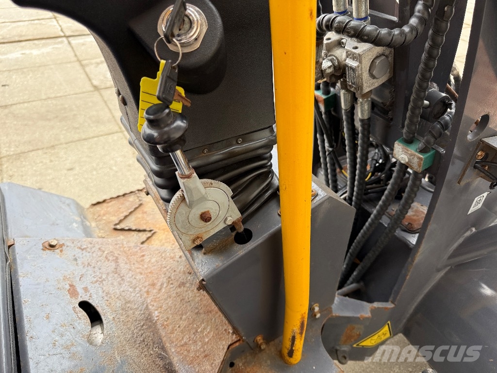 Eurotrac W10 Tekerlekli yükleyiciler