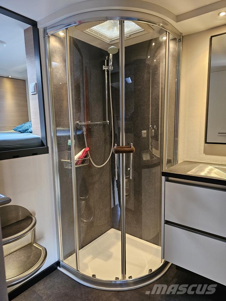 VAN DEN OEVER TRAILERS CAMPER TRAILER / MOBIL HOME Sanduk poluprikolice