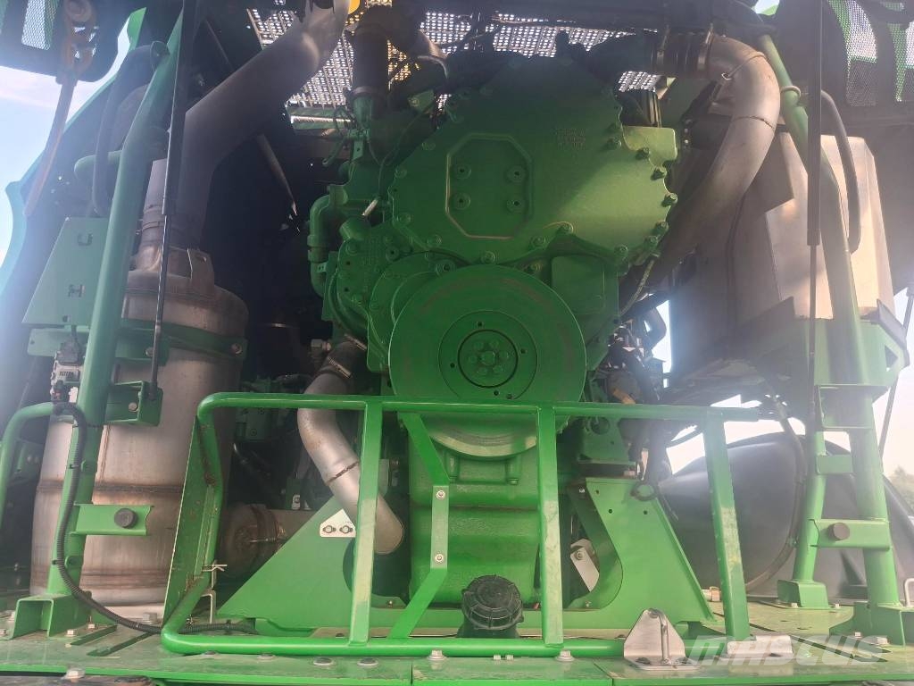 John Deere 8300 حصادات الأعلاف