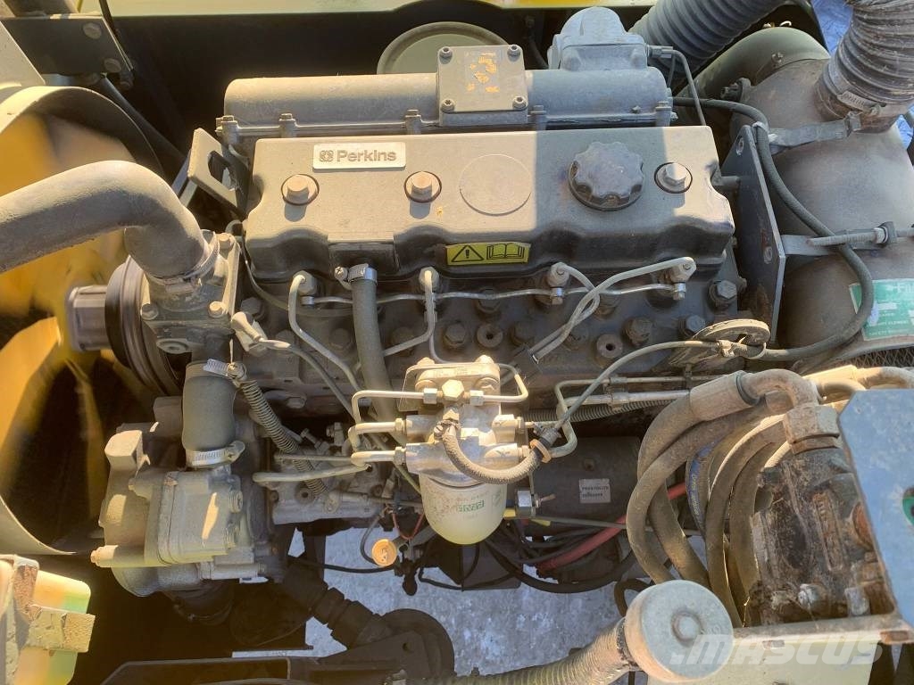 Neuson DHK 9002 ساحبات مفصلية