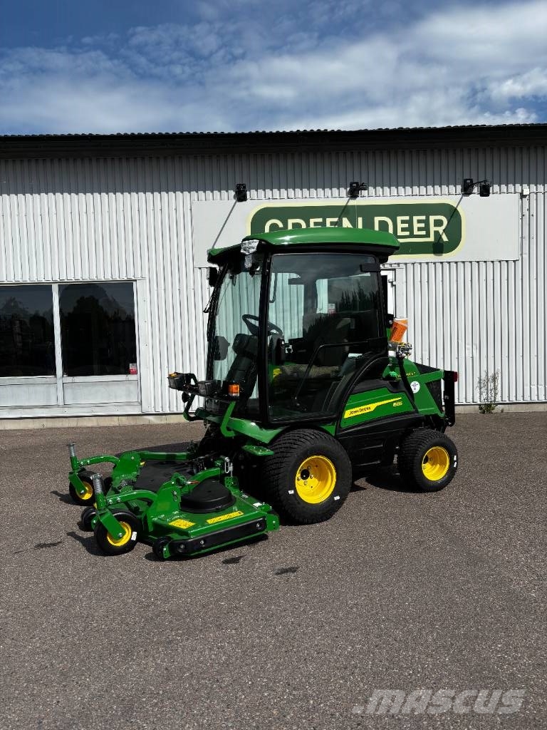 John Deere 1585 ركوب الحشائش