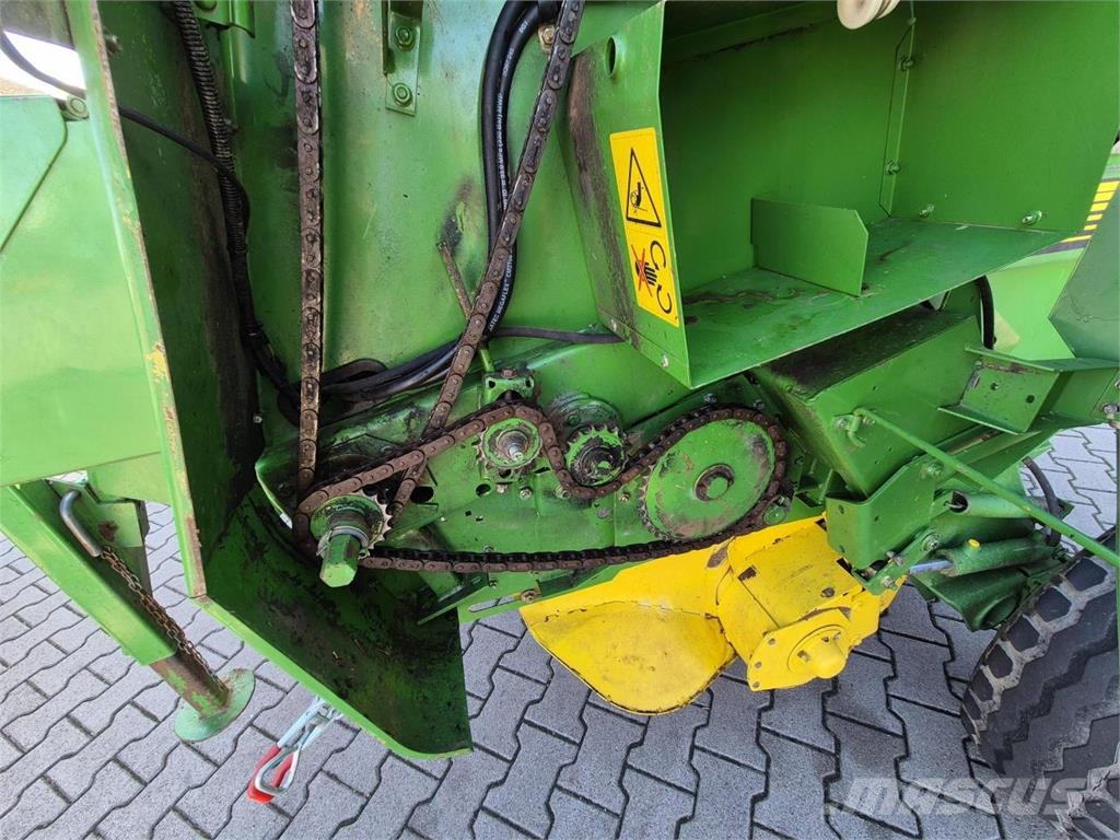 John Deere 570 Рулонні прес-підбирачі