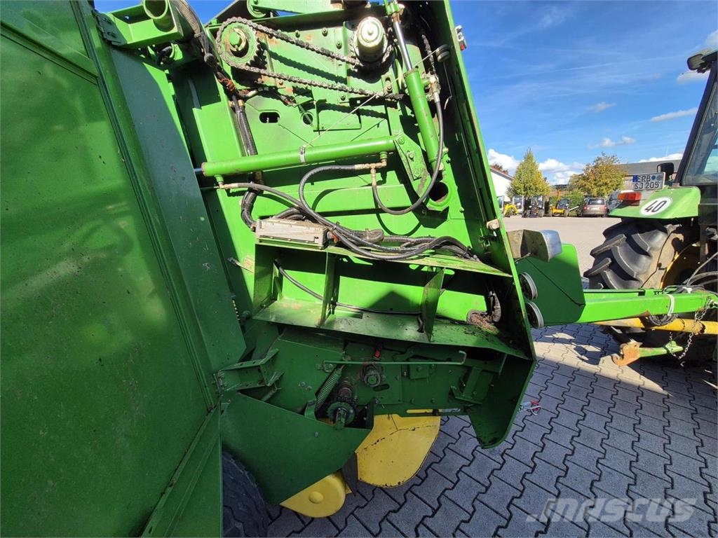 John Deere 570 Рулонні прес-підбирачі