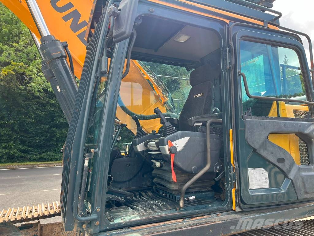 Hyundai HX 330 L 履带挖掘机