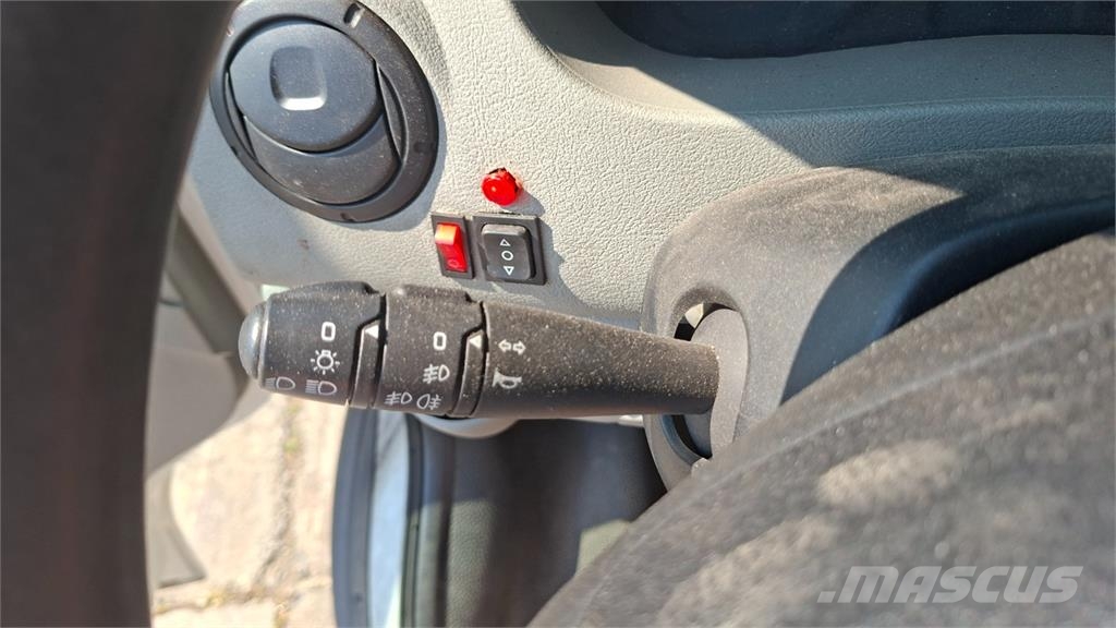 Renault MASCOTT DXI 150.65 + MP 13-2 شاحنات بمقصورة وهيكل