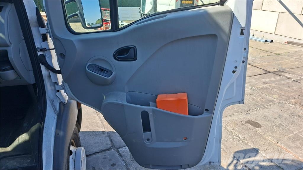 Renault MASCOTT DXI 150.65 + MP 13-2 شاحنات بمقصورة وهيكل