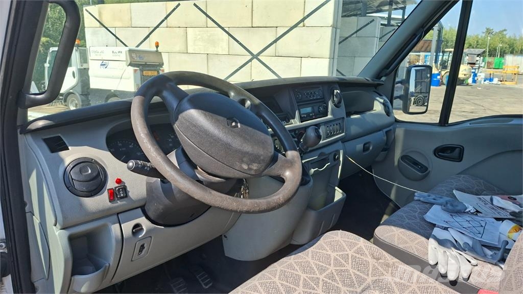 Renault MASCOTT DXI 150.65 + MP 13-2 شاحنات بمقصورة وهيكل