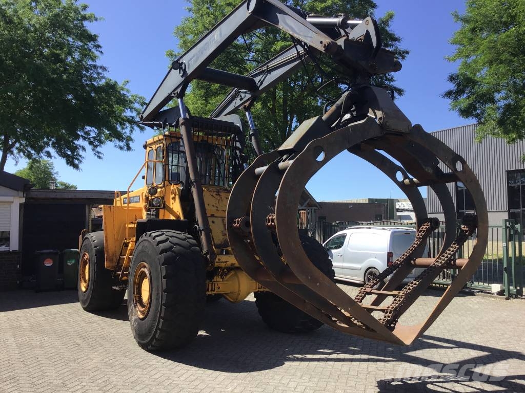 Volvo L 160 Kolesni nakladalci
