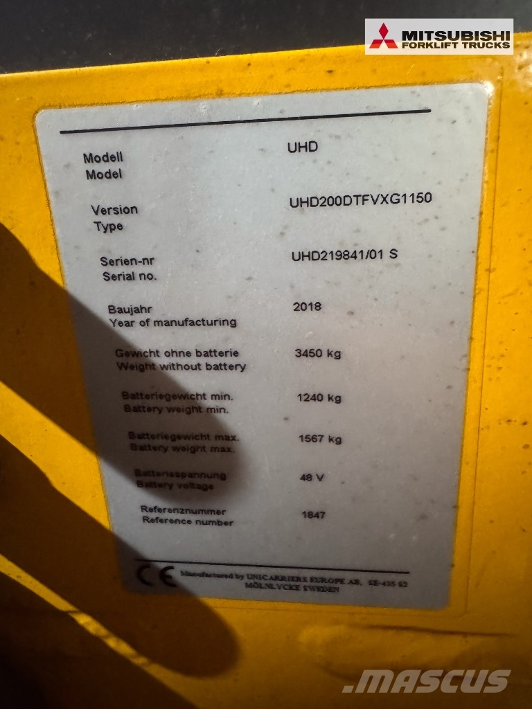 UniCarriers 200DTFVXG1150UHD - 12932 Std. Reach truck