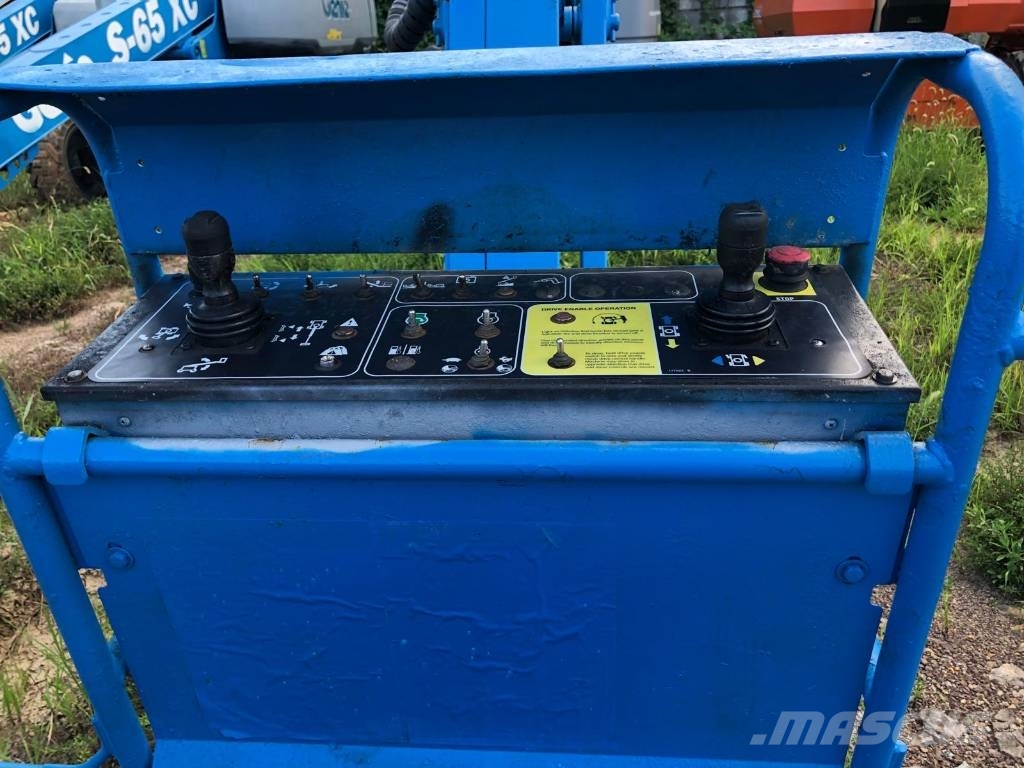 Genie S 85 견인식 전동이동 리프트