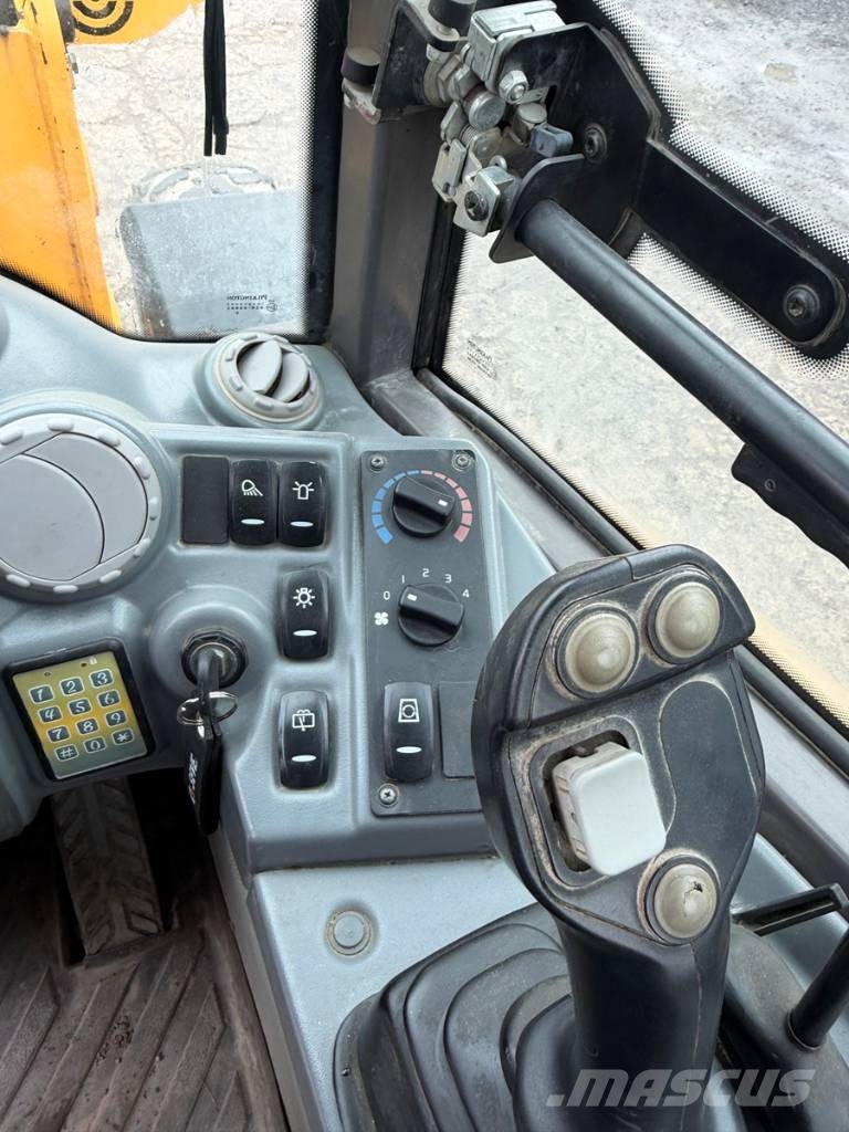 Volvo L 28 F لوادر بعجل