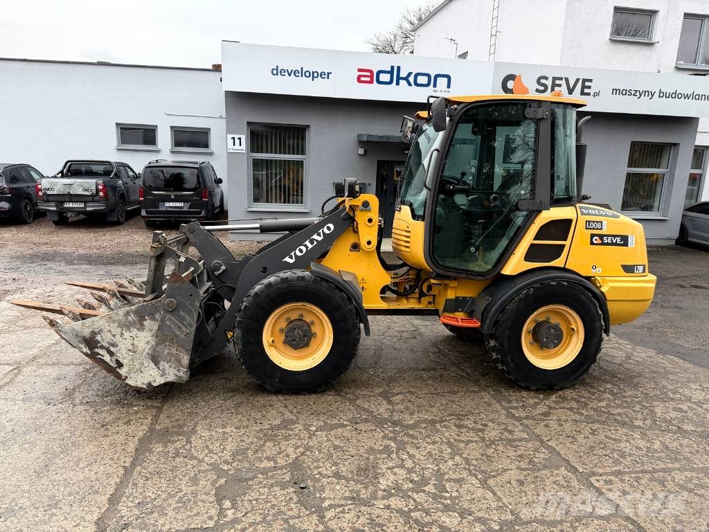 Volvo L 28 F لوادر بعجل