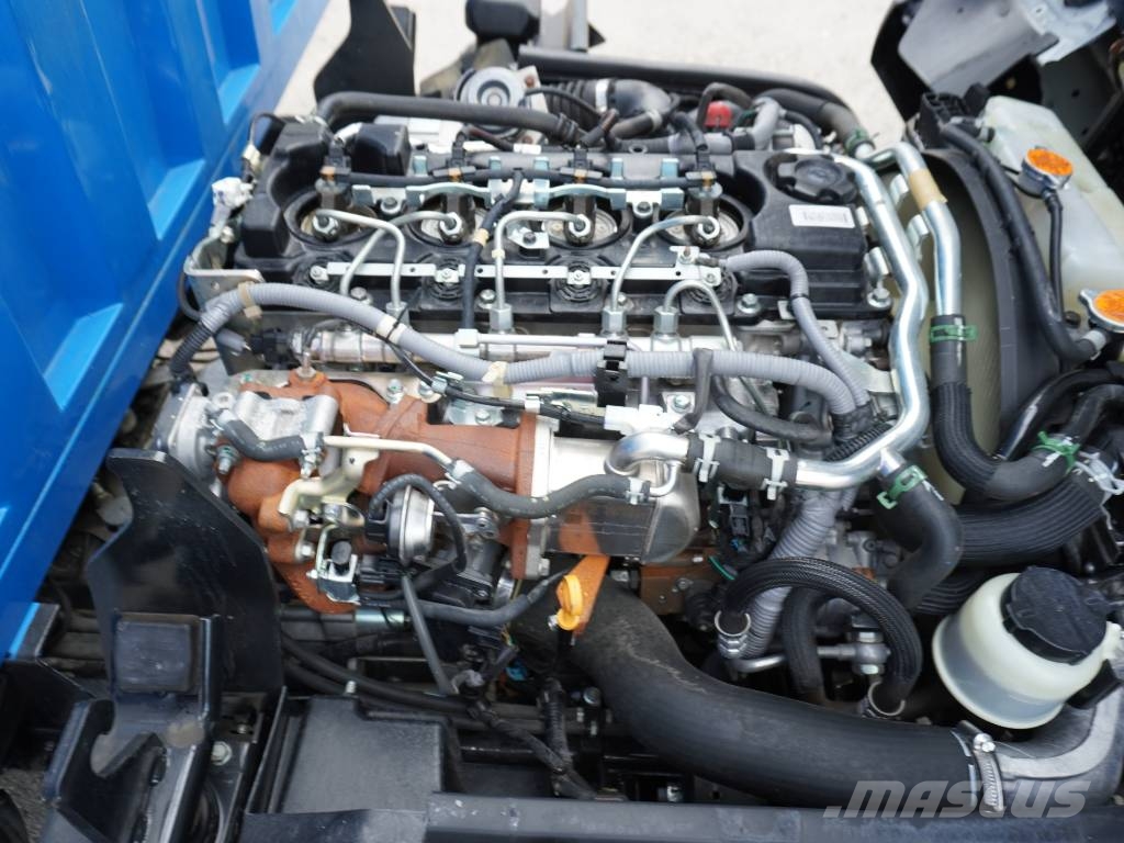 Nissan NT400 35.13 **62.000** Camion cu prelata