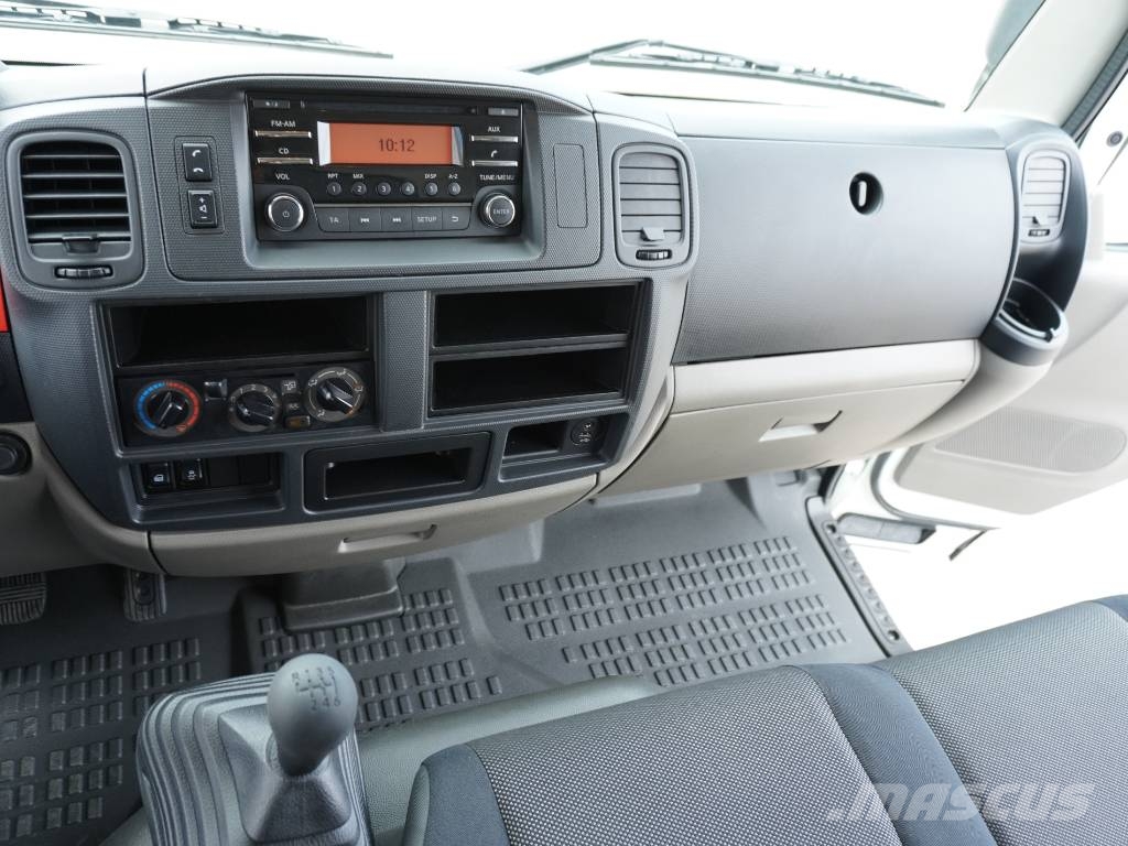 Nissan NT400 35.13 **62.000** Camion cu prelata