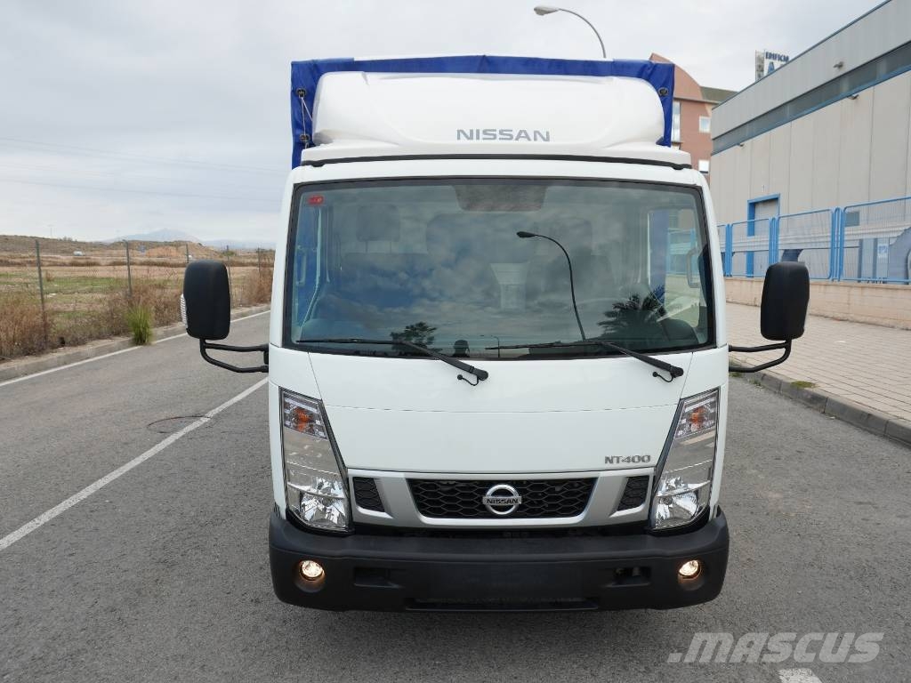 Nissan NT400 35.13 **62.000** Camion cu prelata