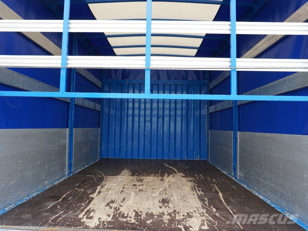 Nissan NT400 35.13 **62.000** Camion cu prelata