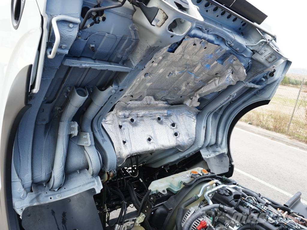 Nissan NT400 35.13 **62.000** Camion cu prelata