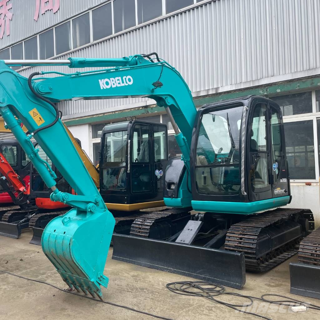 Kobelco SK 70 SR حفارات وسط 7 طن - 12 طن