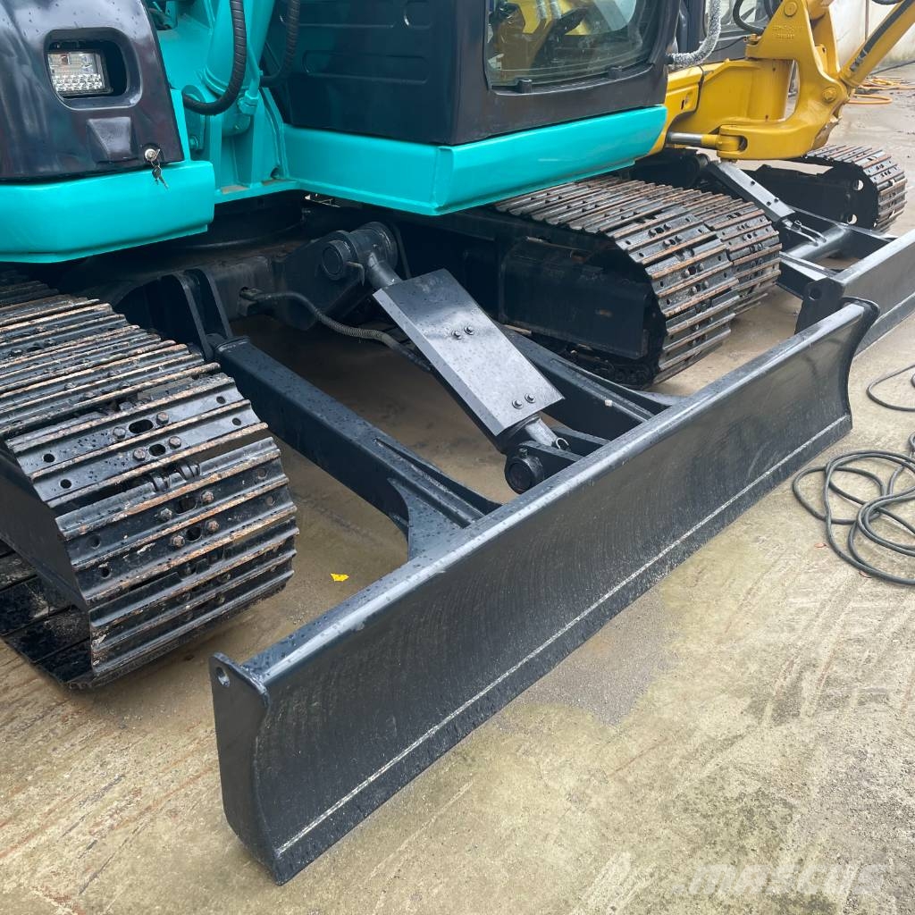 Kobelco SK 70 SR حفارات وسط 7 طن - 12 طن