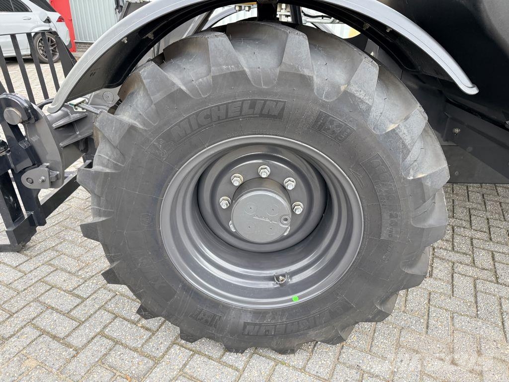 New Holland TH7.37 Plus Teleskopiskie manipulatori