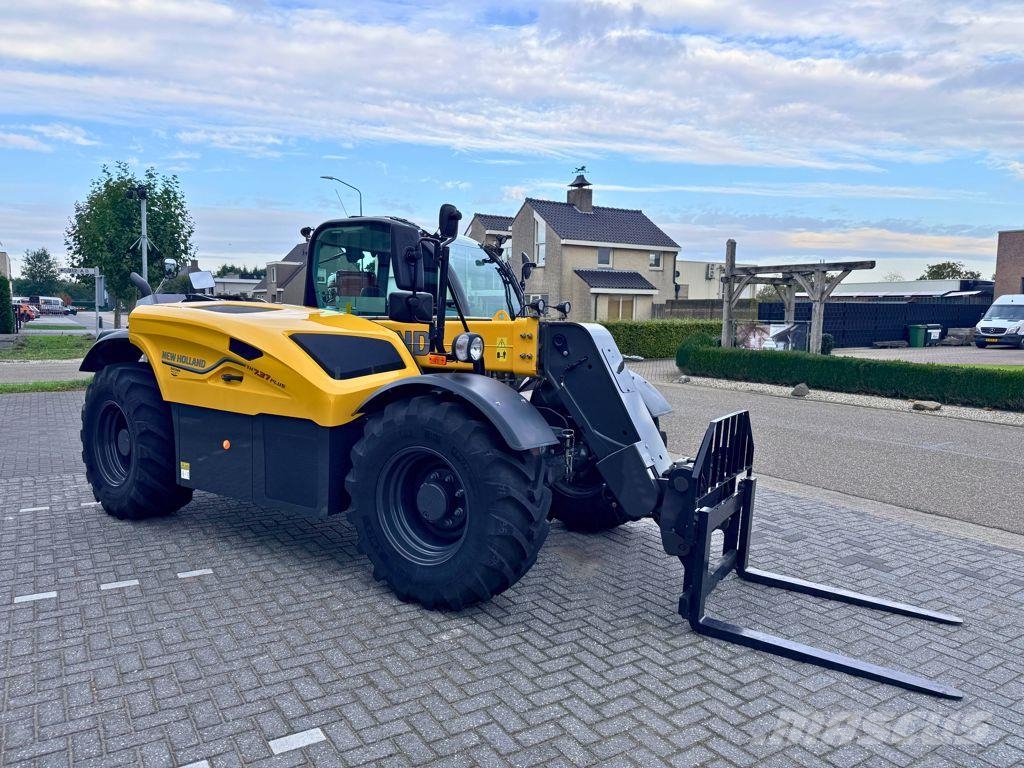 New Holland TH7.37 Plus Teleskopiskie manipulatori