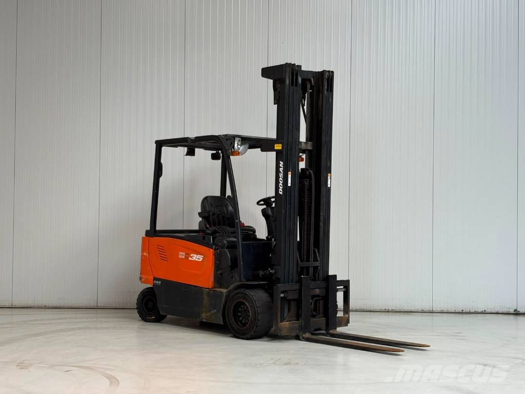 Doosan B35X-7 Electric forklifts