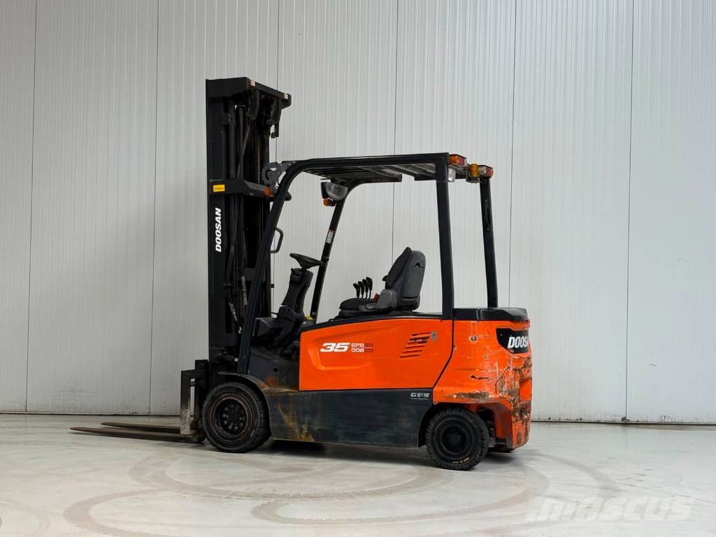 Doosan B35X-7 Electric forklifts