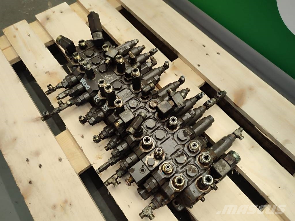 Volvo Hydraulic distributor MCV 11 14587091 Volvo EC55C Hydraulics