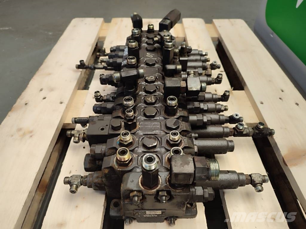 Volvo Hydraulic distributor MCV 11 14587091 Volvo EC55C Hydraulics