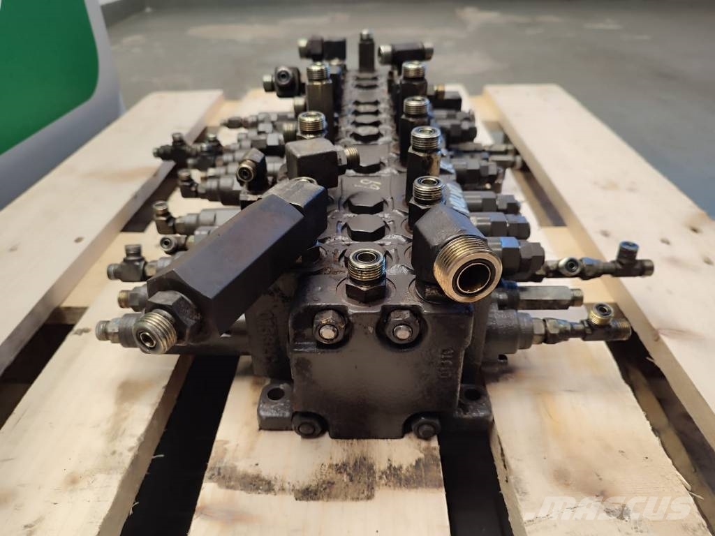 Volvo Hydraulic distributor MCV 11 14587091 Volvo EC55C Hydraulics