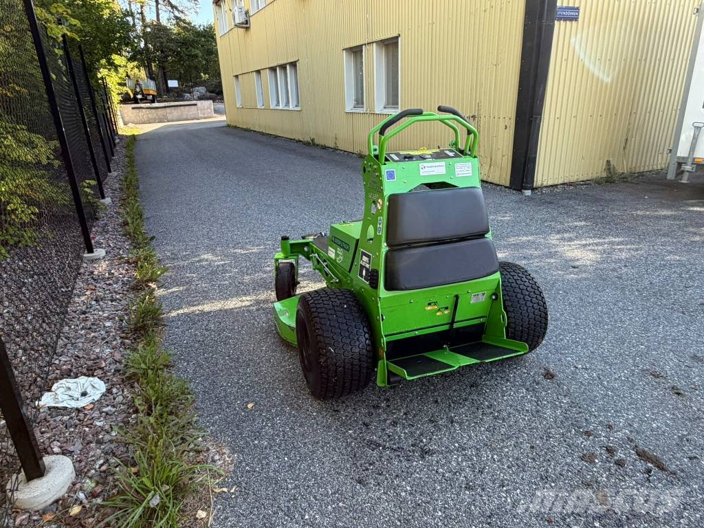 Mean Green Stalker SO-122 ركوب الحشائش