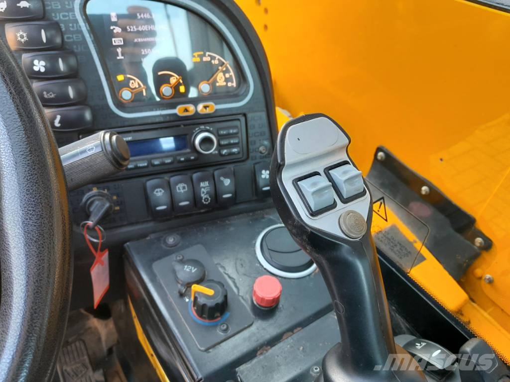 JCB 525-60 Agri Plus | Verreiker - Airco - LEASE €800 Teleskopické manipulátory