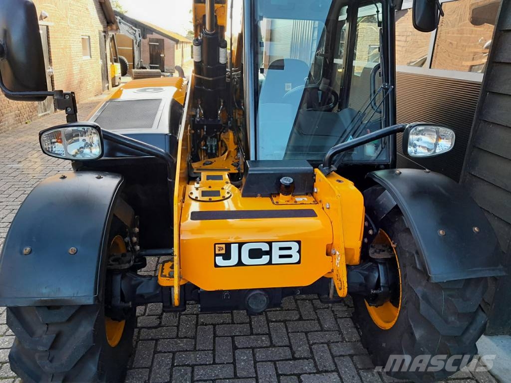 JCB 525-60 Agri Plus | Verreiker - Airco - LEASE €800 Teleskopické manipulátory